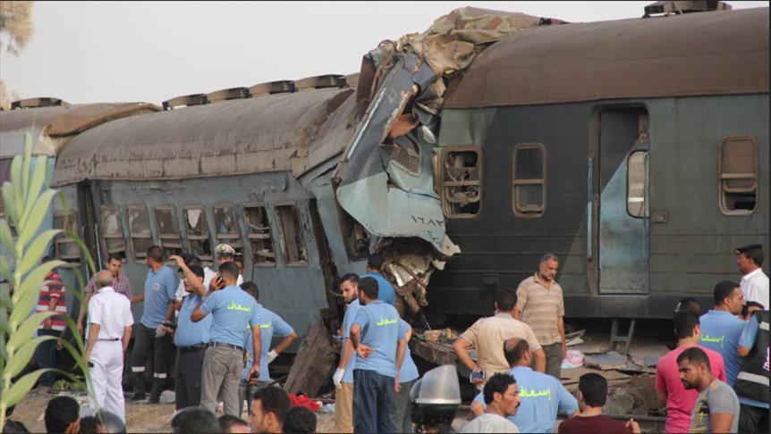 10 قتلى و15 مصابًا.. حصيلة أولية لتصادم قطارين شمالي مصر