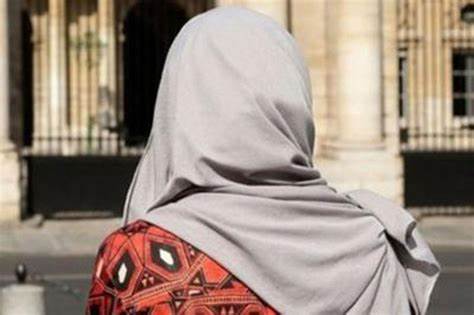  النقاش حول حظر الحجاب...بمادة واحدة يمكن حل المسألة من جذرها
