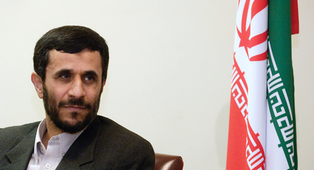 أحمدي نجاد لخامنئي: إستياء الشعب الإيراني من إدارة الدولة بلغ ذروته