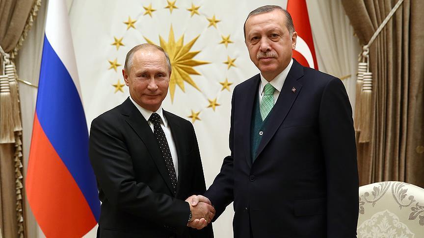 أردوغان وبوتين يبحثان هاتفيا آخر التطورات في سوريا
