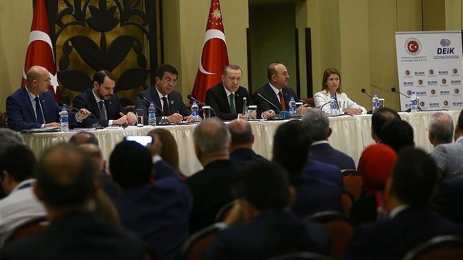 أردوغان يجتمع مع رجال الأعمال الأتراك في تنزانيا