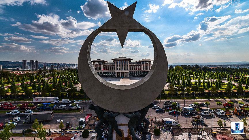أردوغان يفتتح نصبًا لشهداء المحاولة الانقلابية في أنقرة 