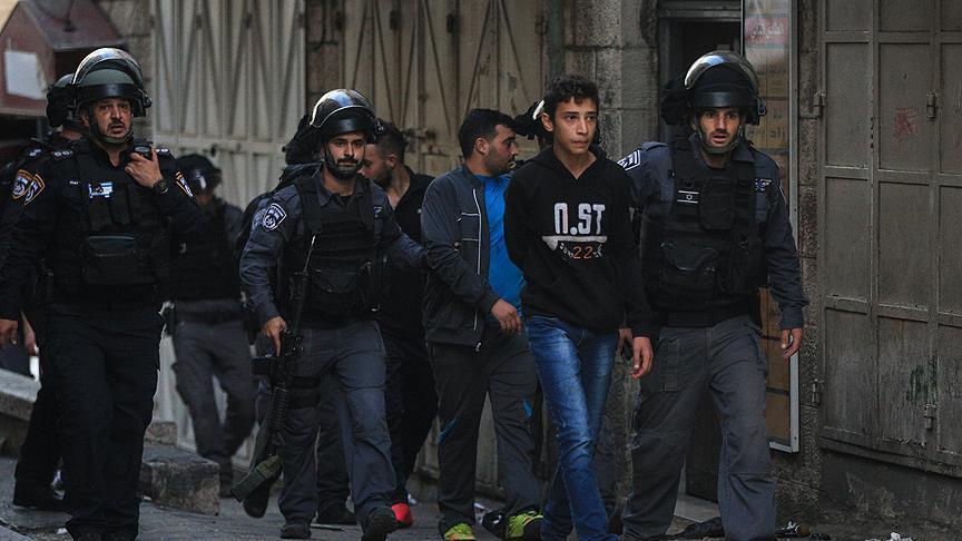 إسرائيل تعتقل 8 فلسطينيين في الضفة الغربية