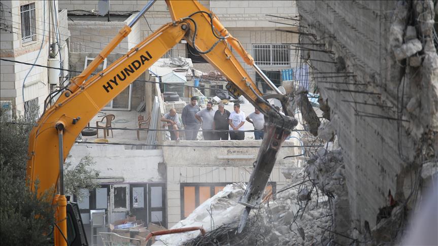 إسرائيل تهدم بناية سكنية في القدس الشرقية 