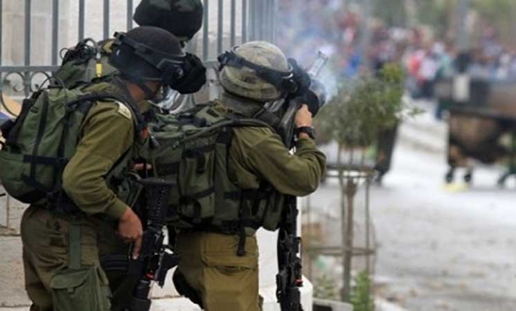 إصابة جندي إسرائيلي وفلسطينيين اثنين جنوبي الضفة