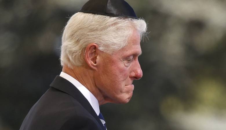 إعترف بيل كلينتون بشكل غير مباشر: إسرائيل لاتفهم إلا لغة القوة