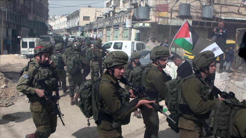 اسرائيل تعتقل 15 فلسطينيا في الضفة الغربية
