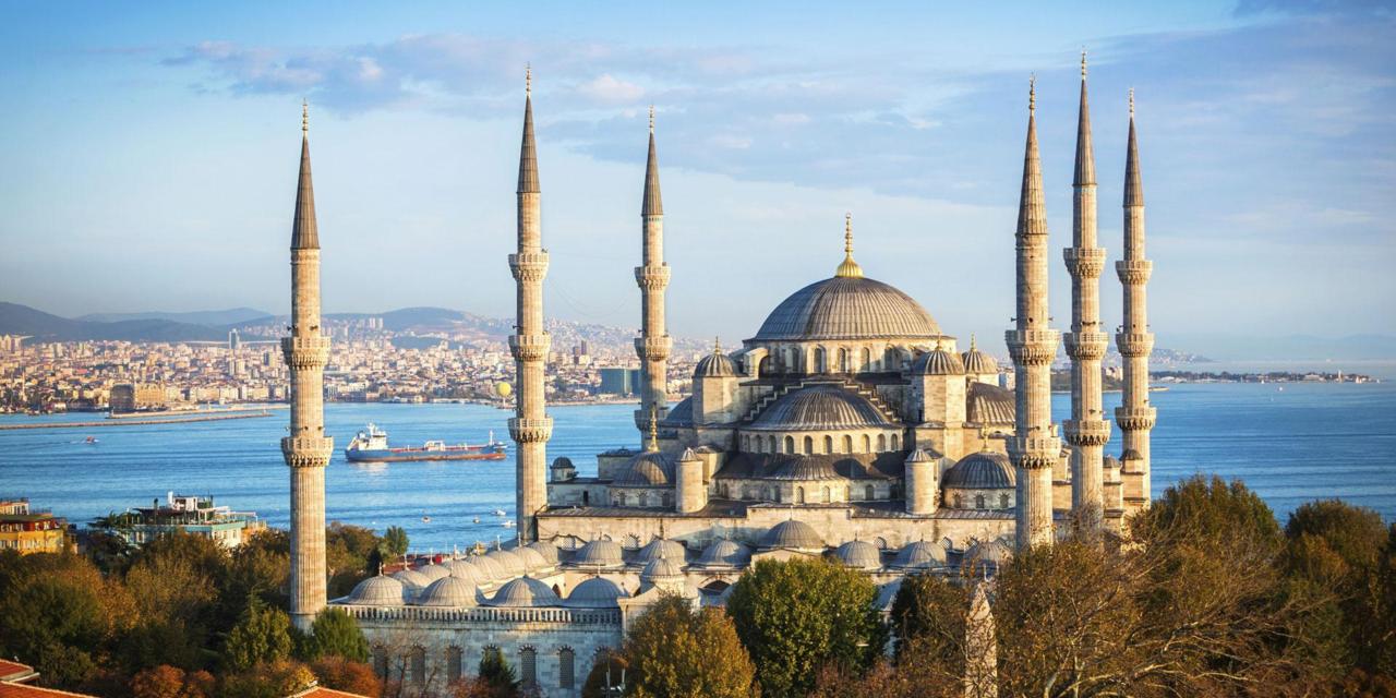 اسطنبول.. جوهرة تجذب سياح العالم