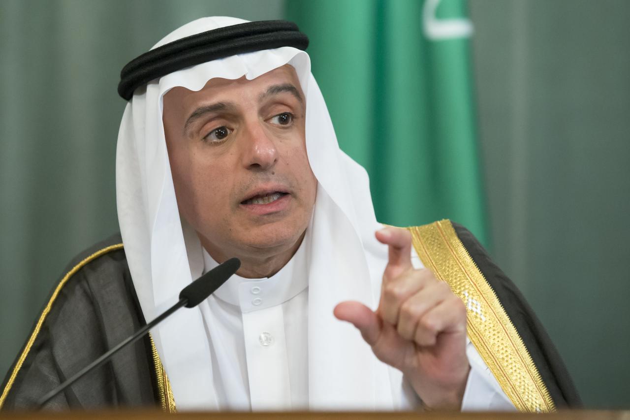 الجبير: نرفض ما تقوم به الدوحة من محاولة تسييس الحج