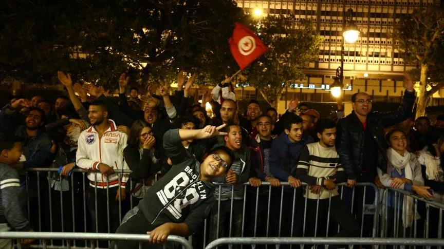 الجماهير التونسية تحتفل بالتأهل الخامس لكأس العالم