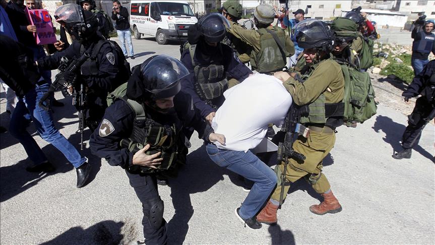 الجيش الإسرائيلي يعتقل 13 فلسطينيا في الضفة الغربية
