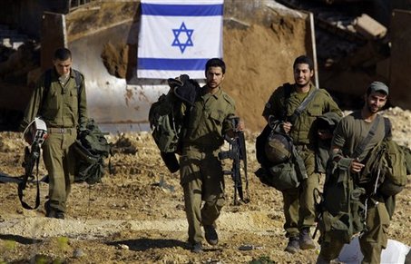 الجيش الإسرائيلي يعتقل 8 فلسطينيين في الضفة الغربية 