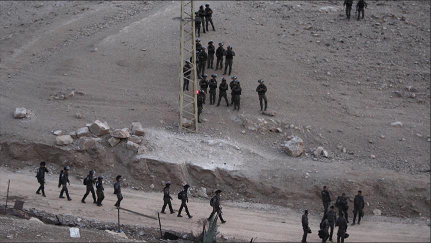 الجيش الإسرائيلي يهدم قرية "الوادي الأحمر"