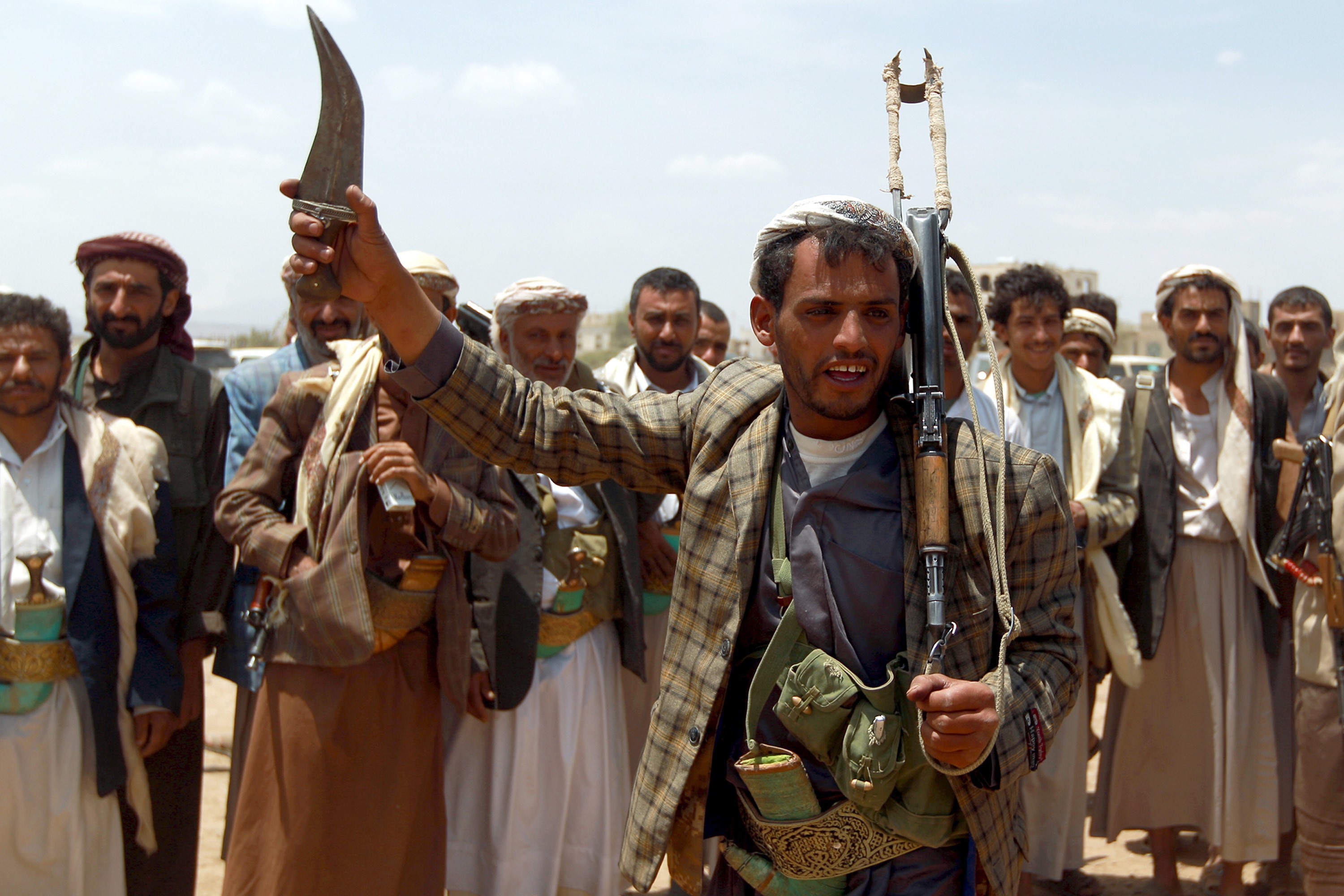 الحوثيون يعلنون عن صفقة تبادل أسرى مع القوات الحكومية 