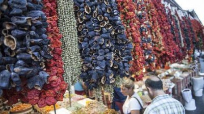 الخضروات المجففة تزين أسواق غازي عنتاب التركية