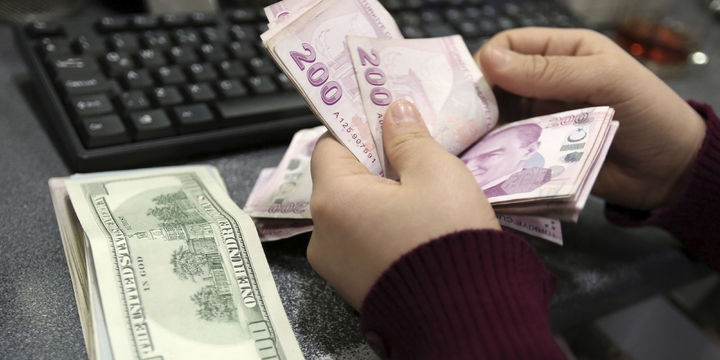 الدولار يستقر دون 3.70 ليرة تركية