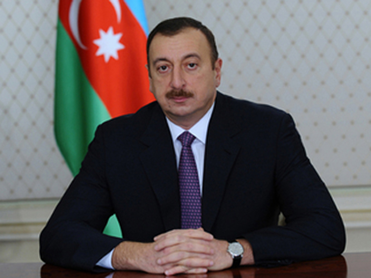 الرئيس الأذري: نعارض ربط الإرهاب بالإسلام