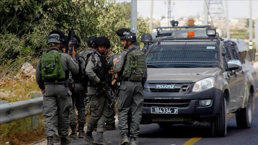 السلطات الإسرائيلية تعتقل 13 فلسطينيًا