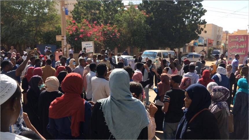 السودان..مظاهرة بالخرطوم لتسليم البرلمان مذكرة احتجاج
