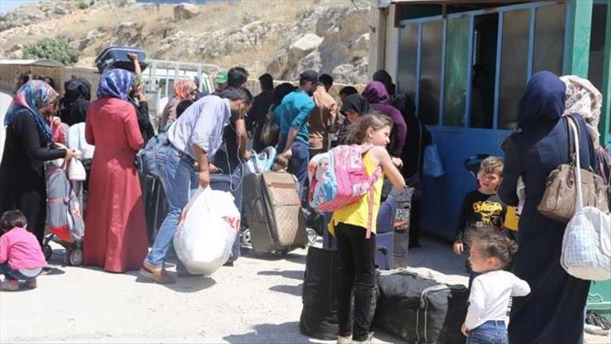 السوريون يواصلون عودتهم إلى مناطق "درع الفرات"