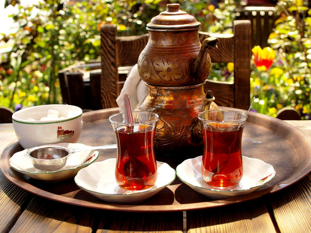 السيّاح العرب يُساهمون في زيادة صادرات الشاي التركي 