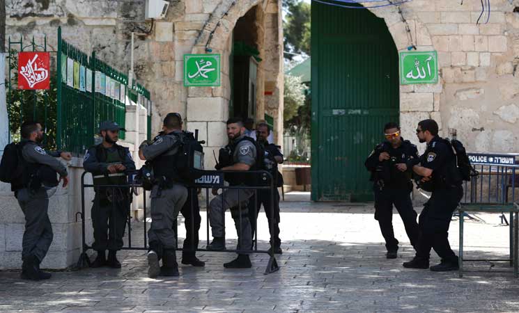 الشرطة الاسرائيلية تغلق المسجد الأقصى أمام المصلين المسلمين