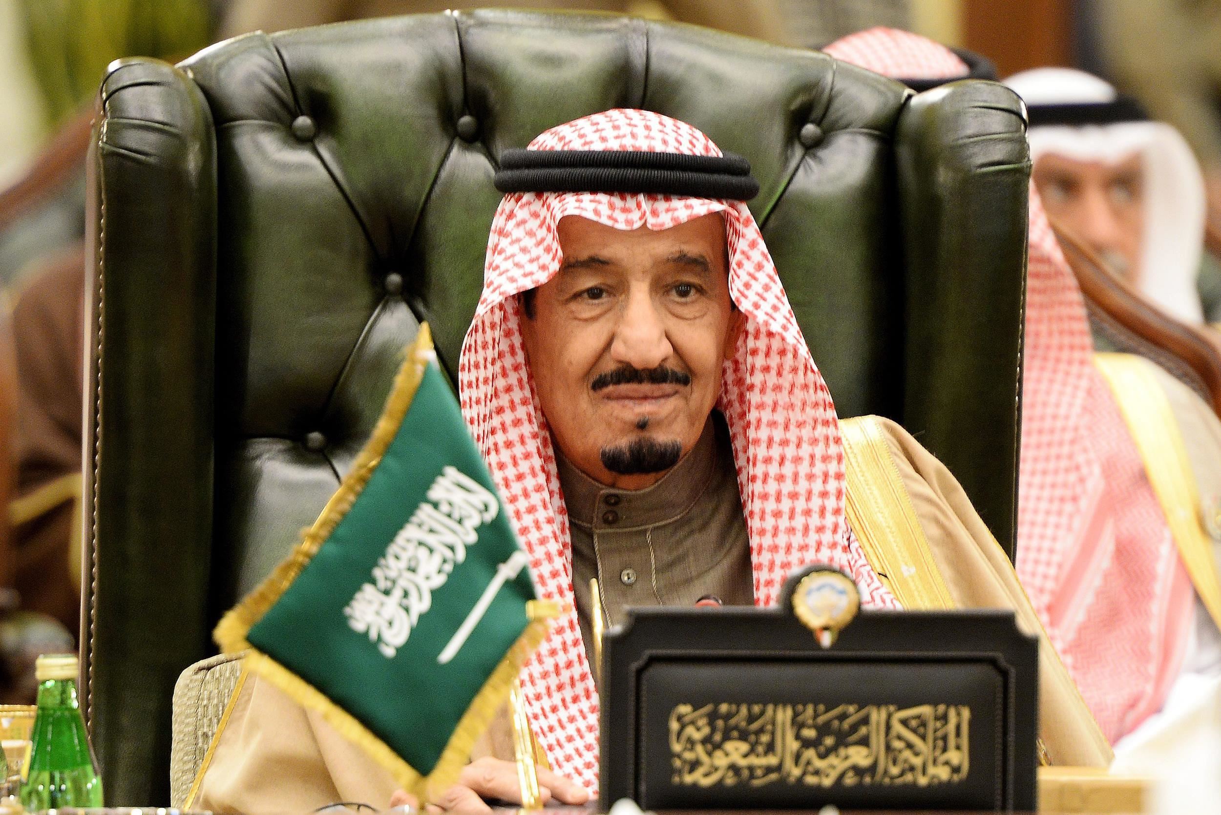 العاهل السعودي يلتقي الرئيس اليمني في مكة المكرمة