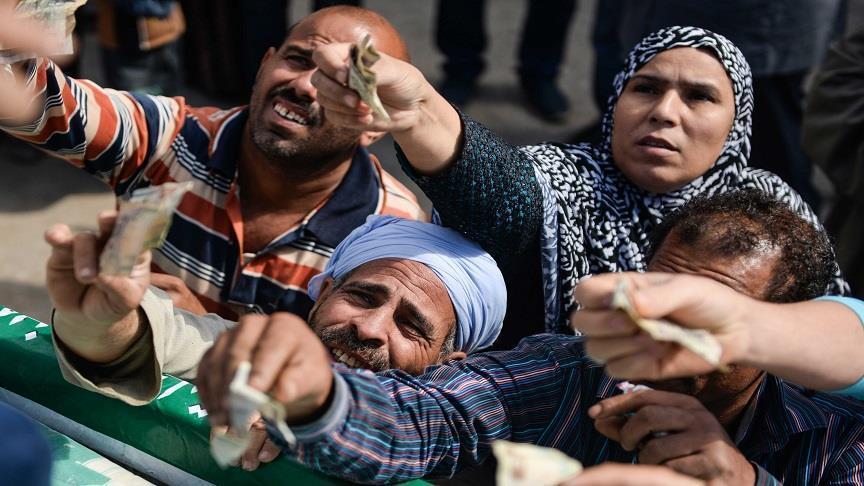 المصريون يخشون عاماً آخر صعب على أوضاعهم الاقتصادية