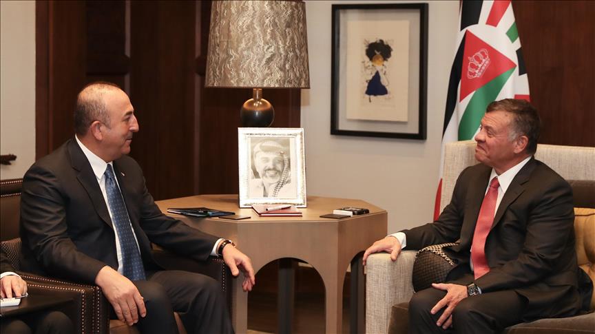 الملك الأردني يستقبل وزير الخارجية التركي