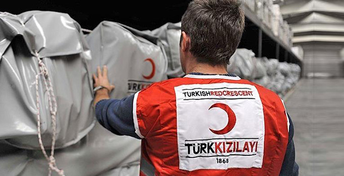 الهلال الأحمر التركي يهدف لإيصال المساعدات إلى مليوني شخص خلال عيد الأضحى