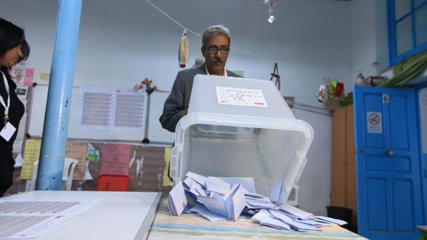 بلديات تونس.. 33.7% من الناخبين أدلوا بأصواتهم