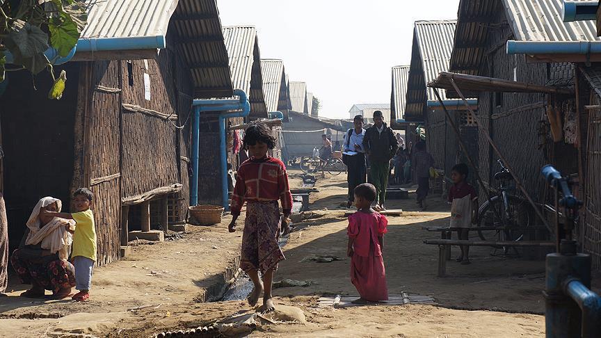 بنغلاديش تعلن اعتزامها نقل لاجئي الروهينغا الى جزيرة نائية 