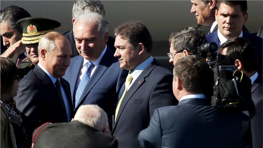 بوتين يصل إسطنبول للمشاركة في القمة الرباعية