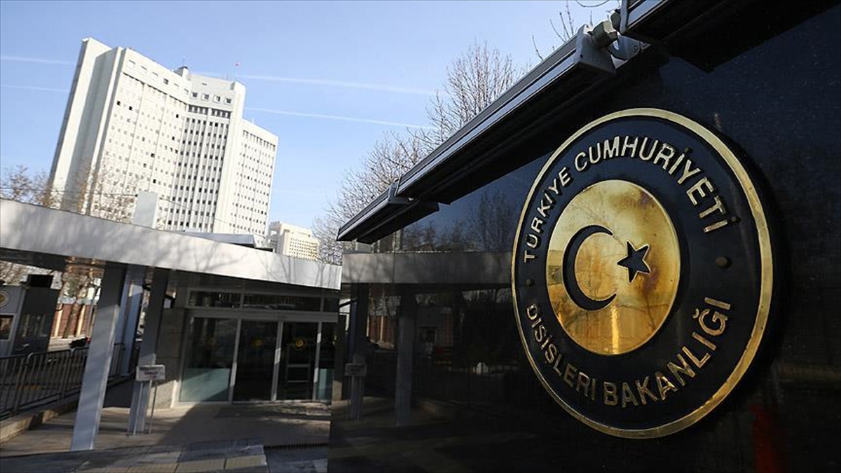 تركيا تأسف لاعتماد لائحة اتهام متحيزة حول الأحداث أمام سفارتها بواشنطن