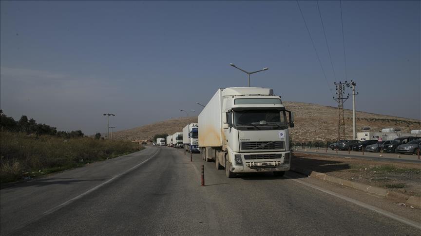 تركيا والأمم المتحدة ترسلان 26 شاحنة مساعدات إنسانية إلى "إدلب"