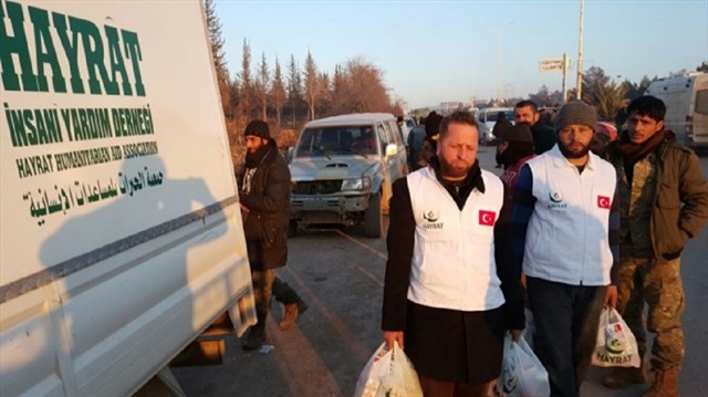 جمعية تركية ترسل 3 شاحنات محملة بالمساعدات لنازحي حلب 