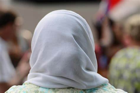 حزب السعادة يدعم اقتراح الحجاب                                                                                                             