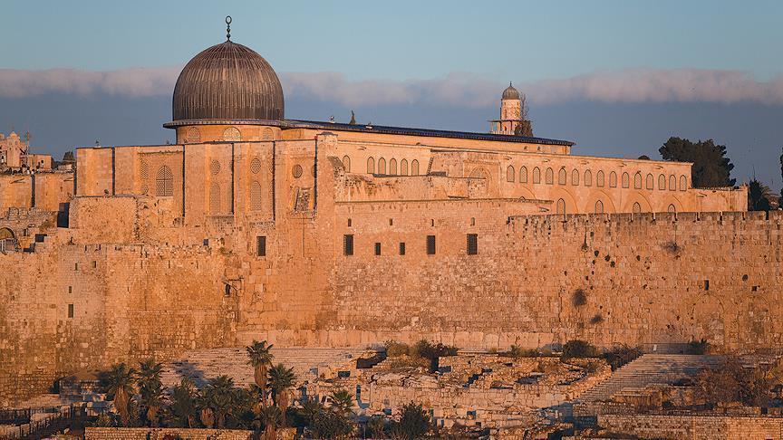 خطيب "الأقصى" يحذر من المطامع الإسرائيلية في السيطرة على المسجد الأقصى 