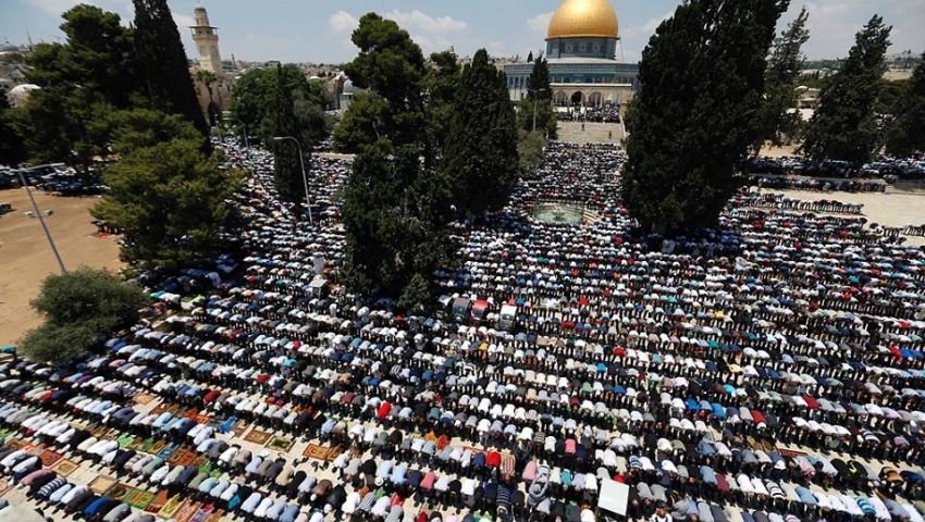 ربع مليون مصل أدوا صلاة الجمعة الأولى من رمضان في "الأقصى"