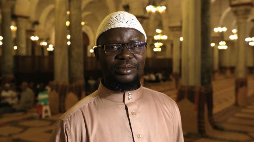 رحلة يوسف كونفي مع القرآن من بوركينا فاسو إلى القيروان