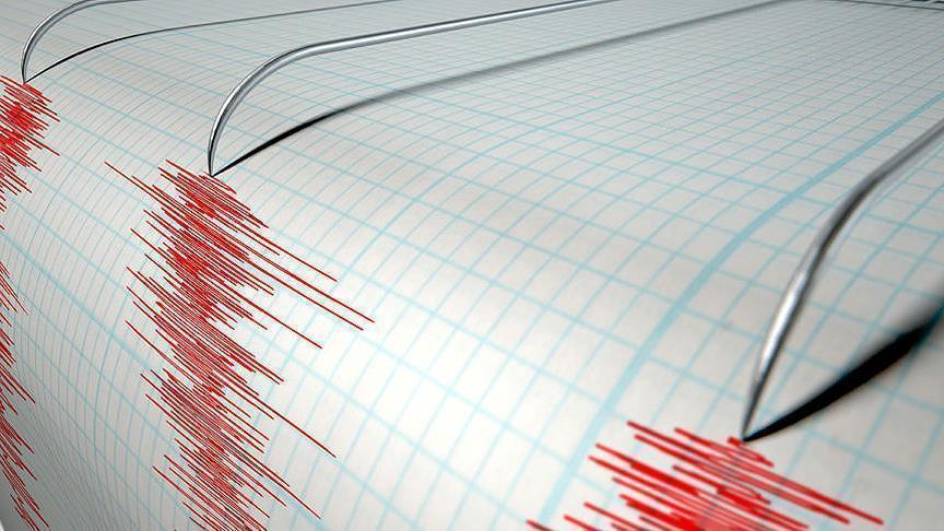 زلزال بقوة 7.7 يضرب جزيرة سولاويزي الإندونيسية