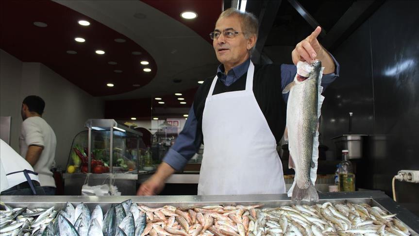 سمك السلمون التركي يتربع على موائد اليابان