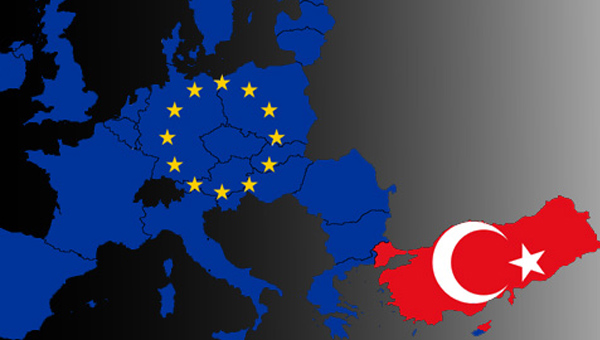 صحفي فرنسي: الأوروبيون يرفضون عضوية تركيا لأنها دولة إسلامية