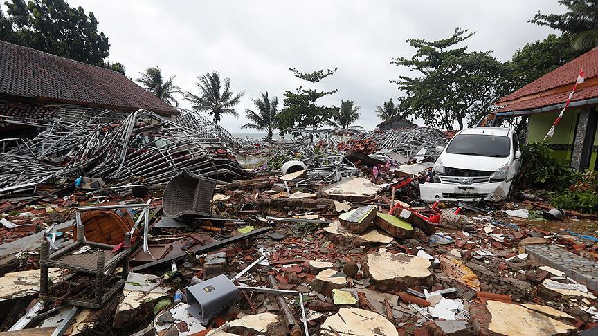 ضحايا تسونامي في إندونيسيا ترتفع إلى 281 شخصًا