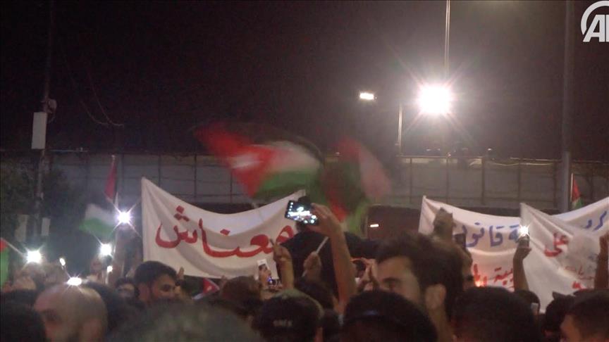 عشية إضراب "مرتقب".. أردنيون يواصلون الاحتجاج ضد رفع الضرائب
