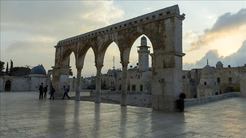 "على خطى عبد الحميد".. مشروع بلدية تركية لتنظيف أزقة وآثار القدس