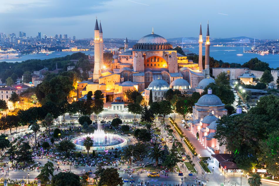 في 15 عامًا.. إسطنبول تستقبل سواحًا أكثر من عدد سكان تركيا