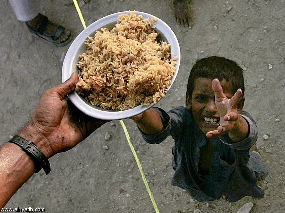 في أحد أسوأ الأزمات الغذائية بالعالم.. الجوع يدفع يمنيين إلى الانتحار 