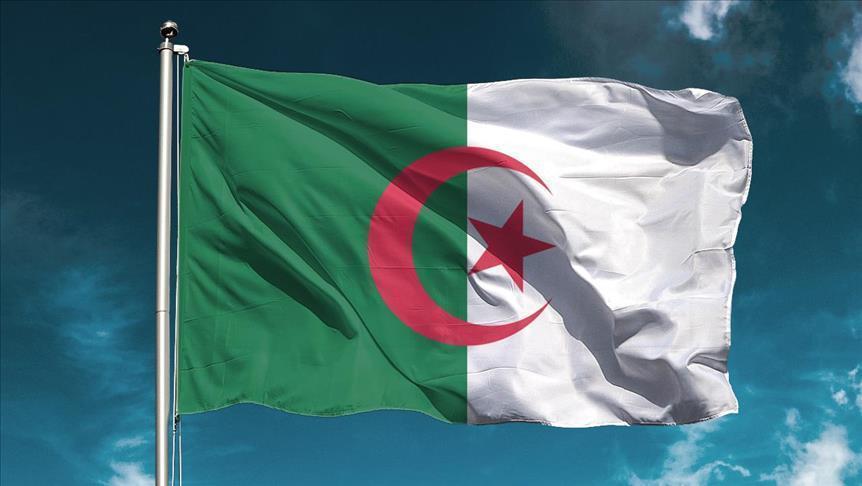 في الجزائر.. غضبة من تحريم "الحرقة"