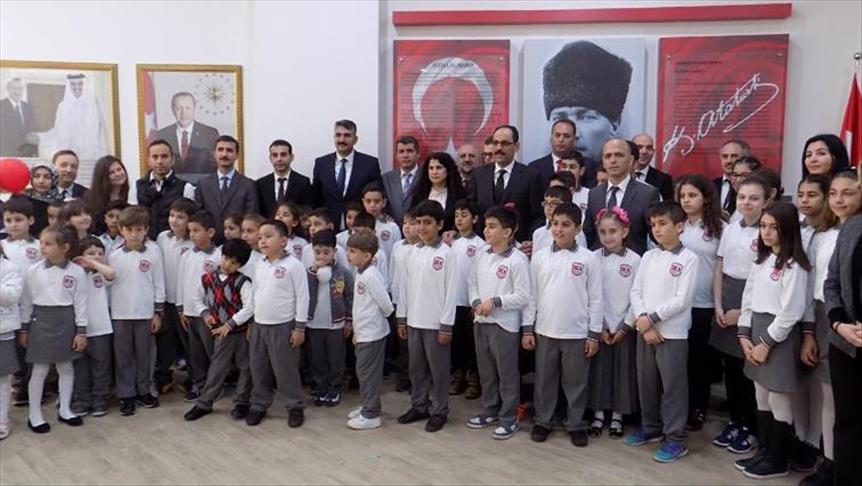 قالن يفتتح أول مدرسة تركية في قطر